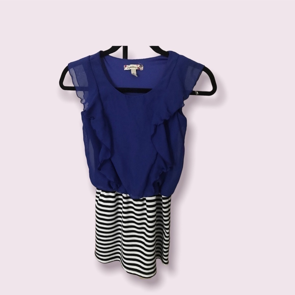 Speechless Girls Blouson Dress With Striped Skirt. Size 8Y